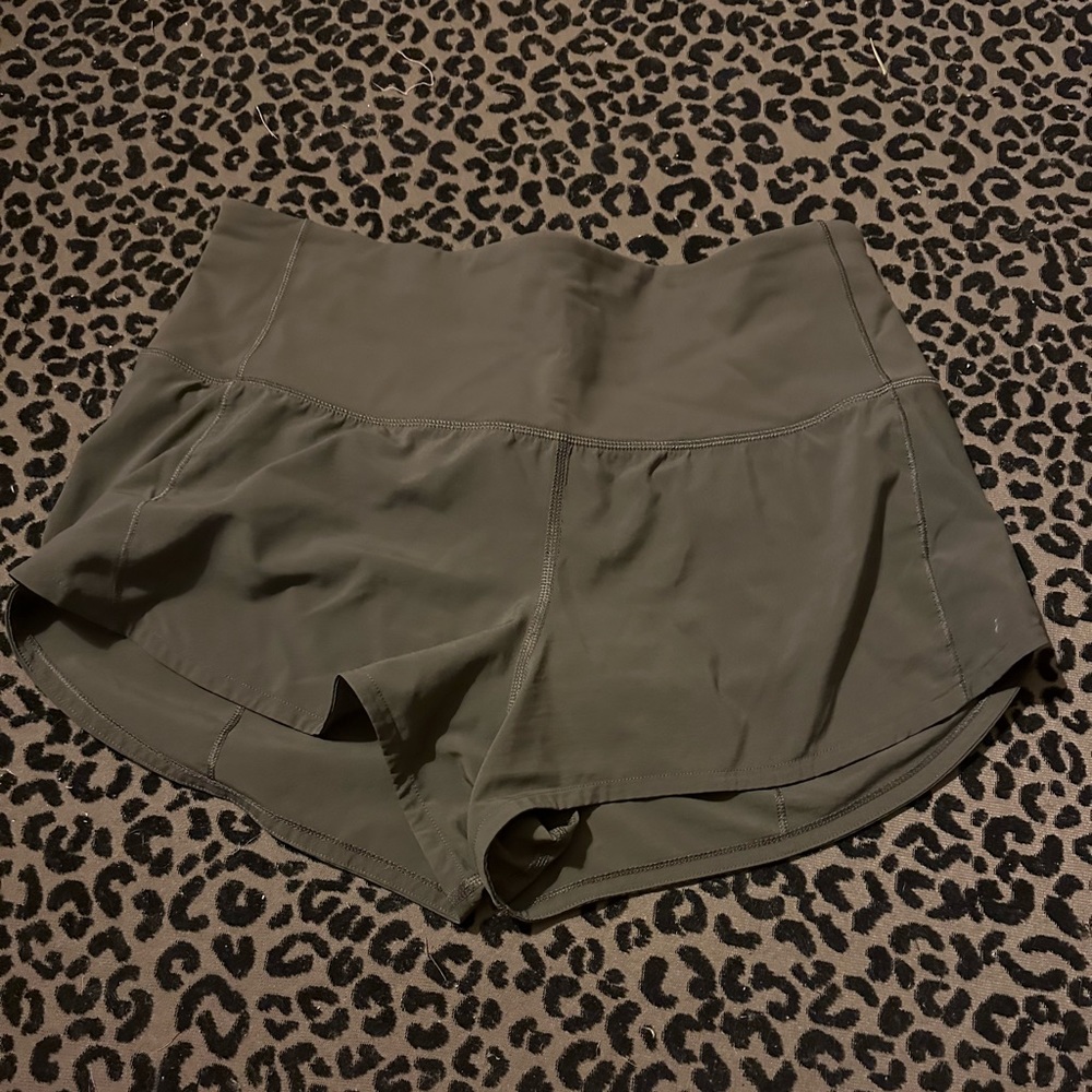 Lululemon HR run shorts - olive green, size 6